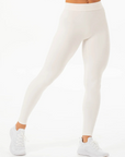 RYDERWEAR NKD V Scrunch Leggings - Vanilla
