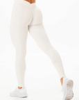 RYDERWEAR NKD V Scrunch Leggings - Vanilla