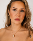 Gusti Pavé Curve Necklace – 18K Gold PVD Stainless Steel